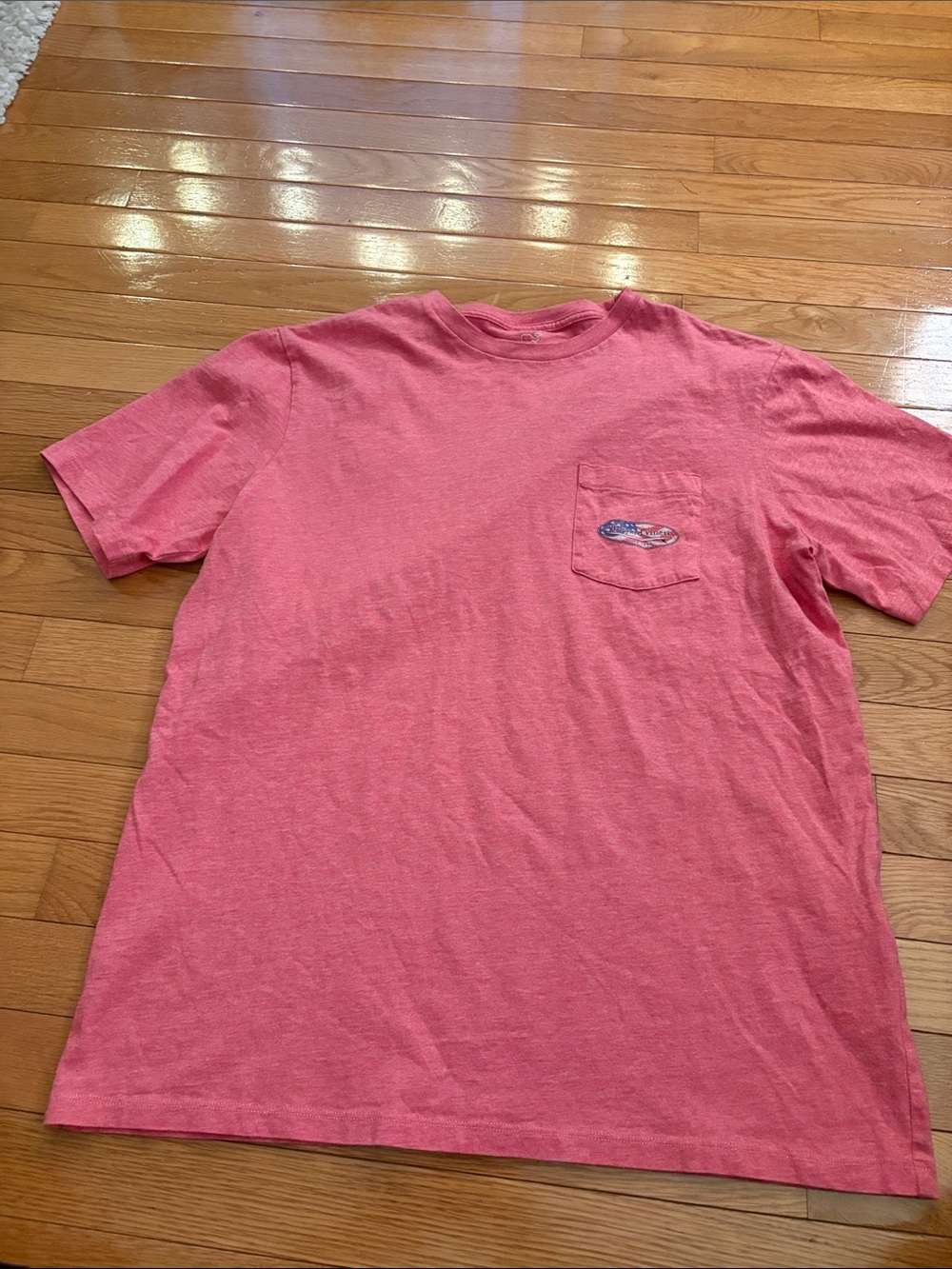 Vineyard Vines Men's Crewneck Pocket Tee in Heathered red